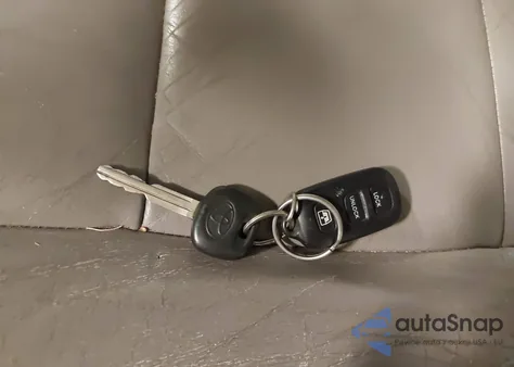 2004 Toyota Sequoia Sr5 V8 z USA, uszkodzony, nr VIN 5TDBT44A84S213775